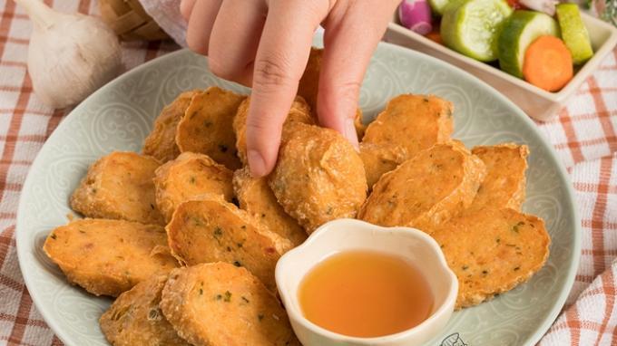 Hekeng merupakan makanan khas Pontianak yang terbuat dari berbagai jenis daging. Hekeng adalah makanan dari akulturasi budaya Tiongkok dan Pontianak.