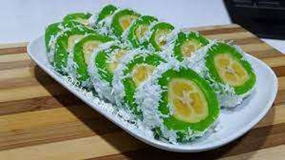 kue tradisional yang terbuat dari bahan utama singkong alias jongkong,cingkig. tiap daerah suka beda-beda namanya tapi pada dasarnya sama terbuat dari singkong.