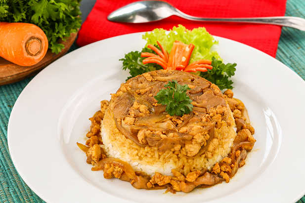 Makanan favorit anak Nasi Tim Ayam cocok untuk sarapan bergizi dan pastinya menyehatkan