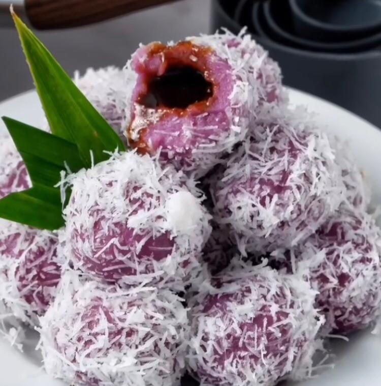 Klepon ubi ungu yang leleh di mulut dan gampang banget membuatnya